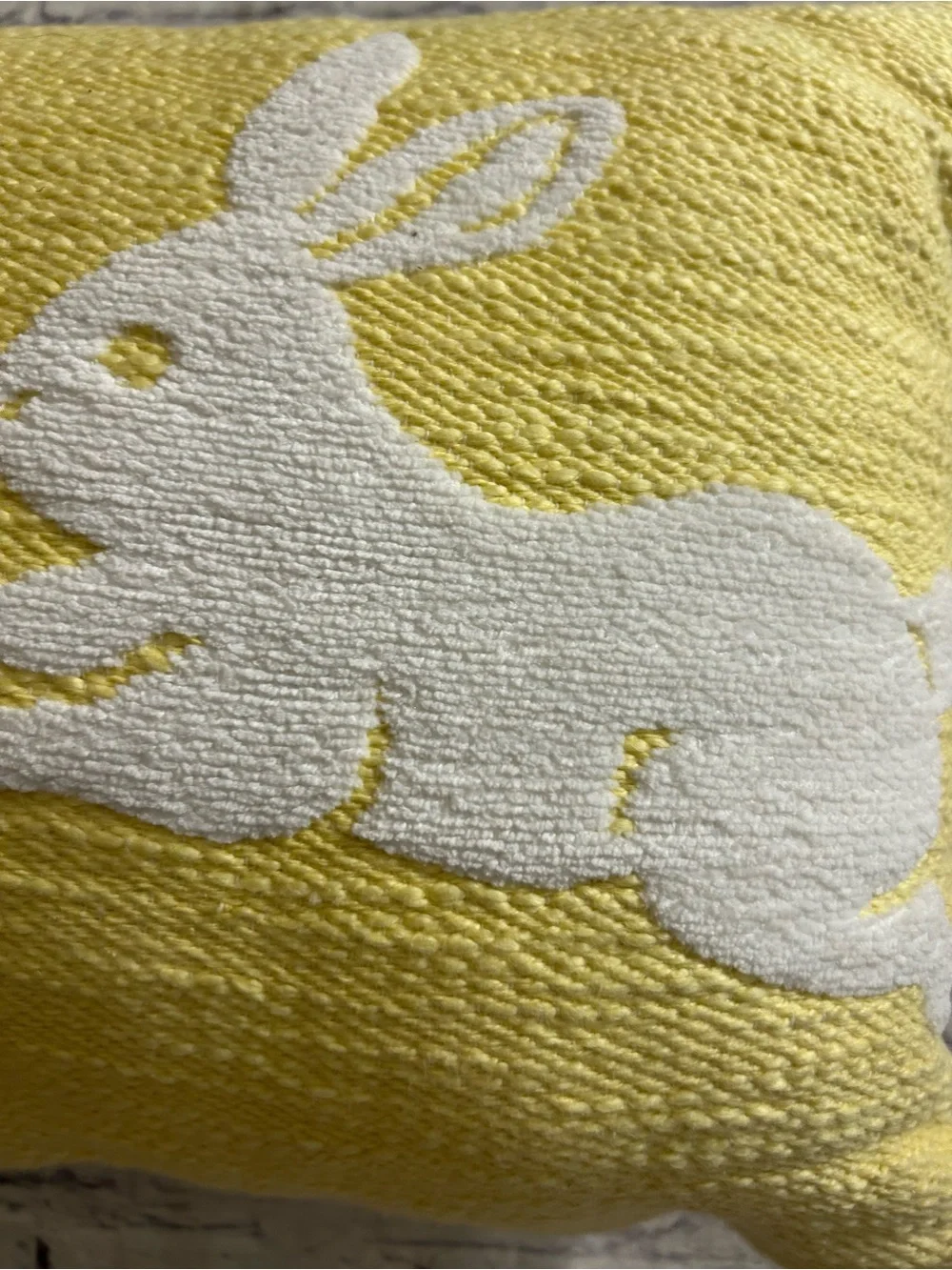 EASTER SPRING ACCENT PILLOW BUNNY RABBITS LUMBAR YELLOW & WHITE (1)